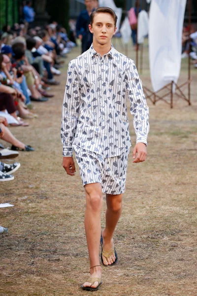 Look 37
